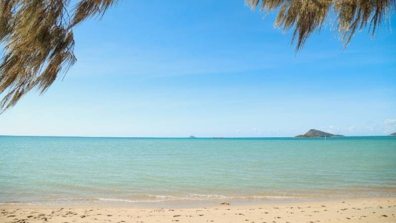 Praia de Peracanga em Guarapari: um paraíso à beira-mar